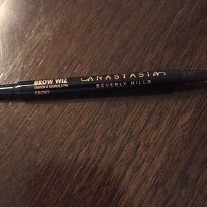 Anastasia Beverly Hills Makeup - NEW Anastasia brow wiz in ebony! Anastasia Beverly Hills Makeup - NEW Anastasia brow wiz in ebony!